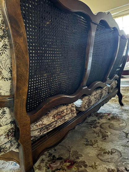 Perfect condition vintage 3 seats sofa strong and firm nice and clean no stains no damaged