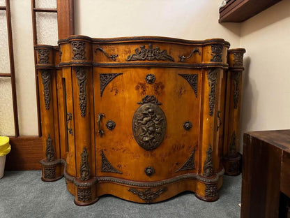 ANTIQUE FRENCH BUFFET FROM THE POSSESSIONS OF KING LOUIS XVI SIDEBOARD