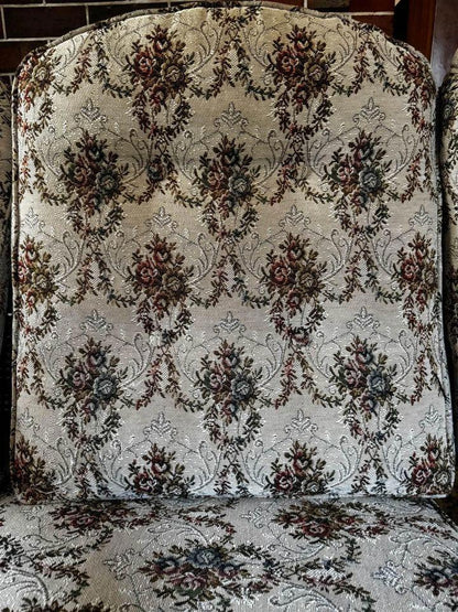 Perfect condition vintage 3 seats sofa strong and firm nice and clean no stains no damaged