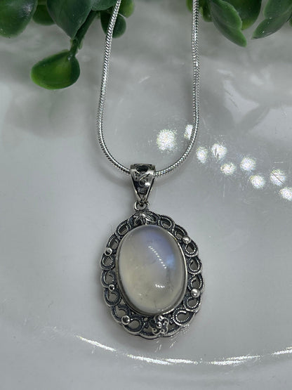 Superb 925 Sterling Silver Moonstone Gemstone Necklace Pendant Chain Gift Boxed- Clear Boho jewellery / Rainbow jewelry / Blue stone
