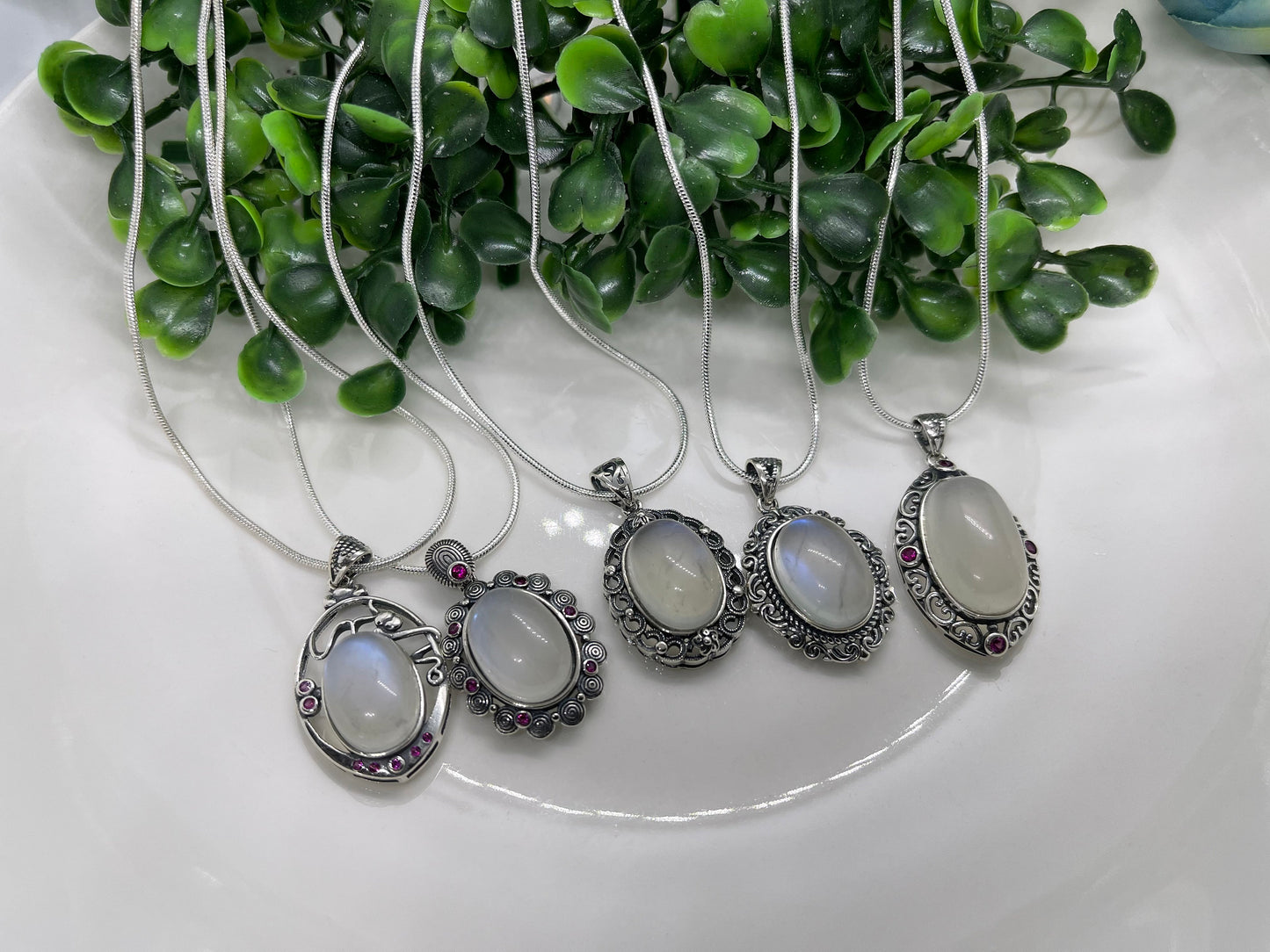 Superb 925 Sterling Silver Moonstone Gemstone Necklace Pendant Chain Gift Boxed- Clear Boho jewellery / Rainbow jewelry / Blue stone